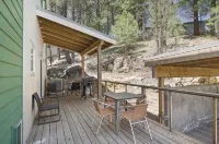Flagstaff 4Br Cabin w/ Hot Tub, EV Charger, Trails - Chalets