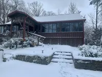 Spacious Mountain Cabin with Sweeping Views - Chalets