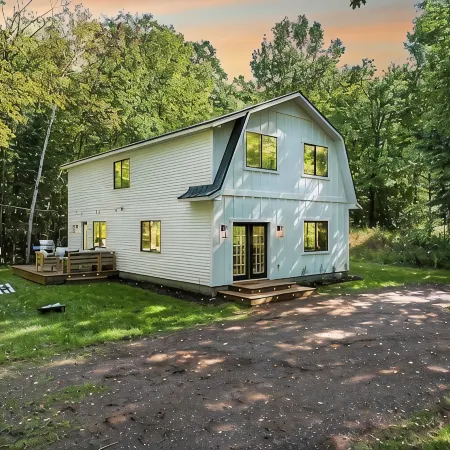 Cabin Near Banning State Park, the Munger Trail & Grindstone Lake -Dogs Welcome!