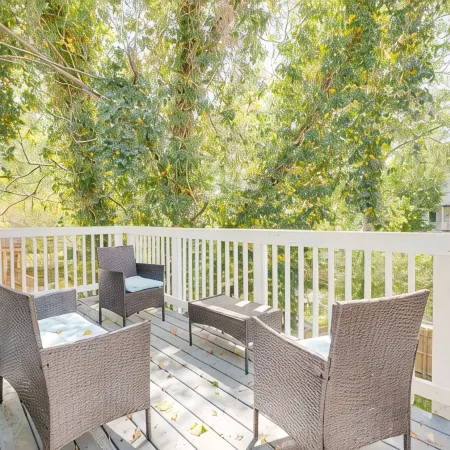 Superb 3BR W/Balcony Near Capitol Center