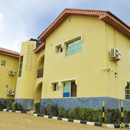 GRACEFIELD HOTEL AND SUITES