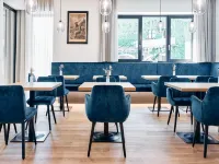 Hotel Weisser Hirsch - 조식 운영