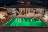 Villa d'Exception avec Piscine - 3 Min de la Plage 4 chambres climatisées - Pools