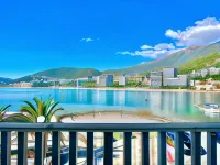 Sea view Apartments Rafailovici - Mountain view