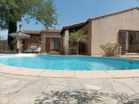Charmante Villa Provençale de 3 Chambres à 450m du Centre de Flayosc - プール