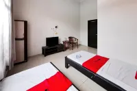 RedDoorz Syariah at Harmoni near Alun Alun Kudus - Wifi