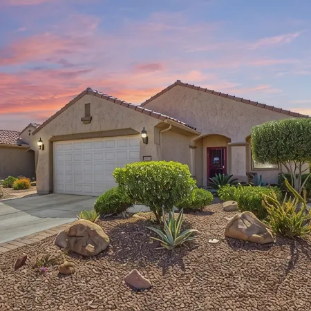 All the amenities of Sun City resort living at Merrill Ranch in Florence, AZ.