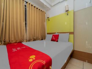 RedLiving Apartemen Tamansari Panoramic - Rasya Room with Netflix