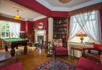 Ardwyn House Hotels in Maescar