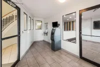 스튜디오 6 라레도, TX - 북쪽 I-35