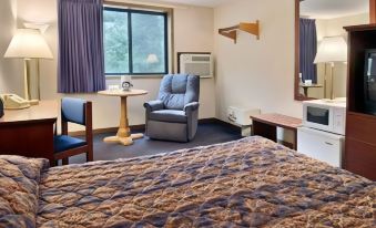 Super 8 by Wyndham Mankato