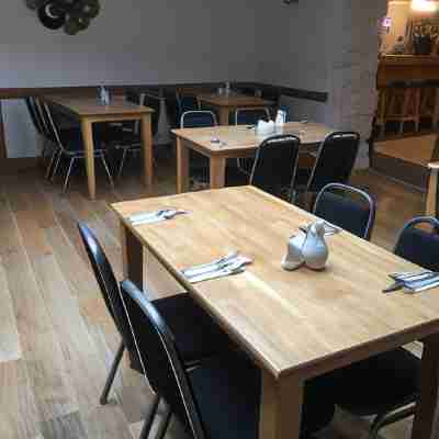 Travelodge Llanelli Cross Hands Dining/Meeting Rooms