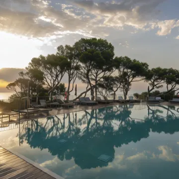Parador de Aiguablava Hotels near Cala Sa Tuna