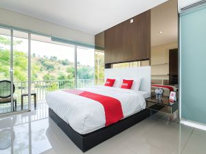 OYO 2001 Taman Dayu Villa Golf View