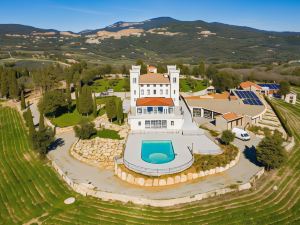 Castello Bonaria - Wine & SPA Resort Toscana