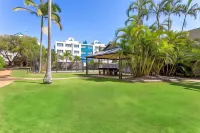 Kalua Holiday Apartments Hotels near Bradman Avenue Foreshore