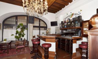 Altstadt Hotel Stadtkrug - Housity