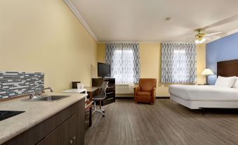 Days Inn & Suites by Wyndham Euless DFW Airport South