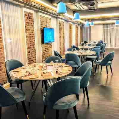 Grace Cox Smart Hotel Dining/Meeting Rooms