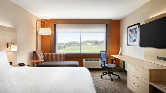 Holiday Inn Express & Suites Nebraska City
