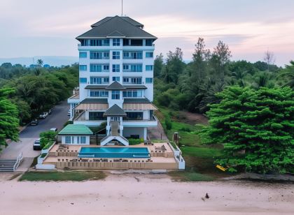 Khanom Golden Beach Hotel