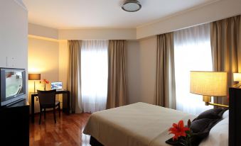 Europlaza Hotel & Suites