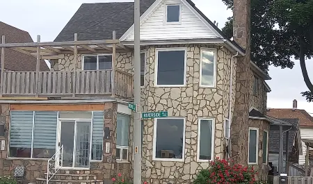 Waterfront Home Windsor Отели в г. Виндзор