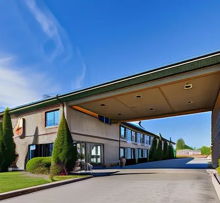 Super 8 by Wyndham Ambassador Bridge Windsor on