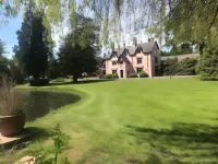 Cwrt Bleddyn Hotel Hotels in Llantrisant Fawr