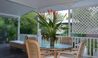 South Pacific Bed & Breakfast Hotels in Clifton Beach