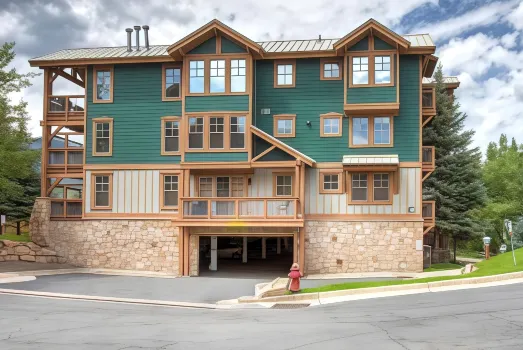 Kbm Resorts: Tpc-301C Fantastic 1 Level-3Bdrm Walk to Main and Town Lift AC Hotels near High West Distillery & Saloon