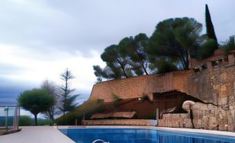 Hotel Restaurant El Balco del Priorat - Housity