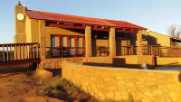 Gannabos Guest House - Parkplatz