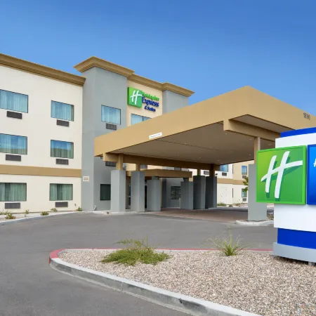 Holiday Inn Express & Suites GLOBE by IHG