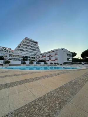 T3- un Oasis rénové et climatisé au centre de LGM Hôtels à : La Grande-Motte