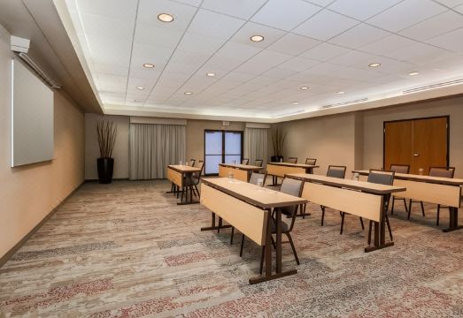 5. 코트야드 올랜도..