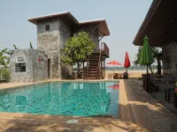 NawiengkaeRiverview Resort - Resorts
