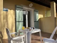 Le Gîte du Festival Sud Aqua - Avignon TGV Hotels in Авіньйон