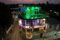 Maaniya Palace Hotels in Nalaguraidhoo