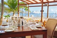 Holland House Beach Hotel