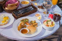 Harness Zipline And Adventure Resort - breakfast