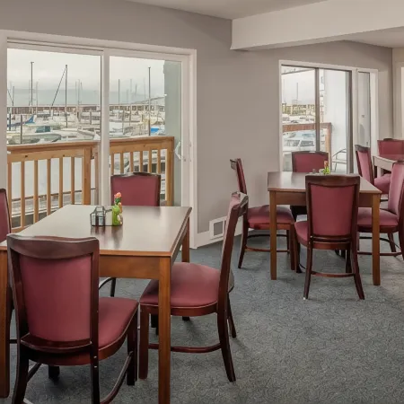 Astoria Riverwalk Inn