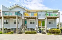 Steps to Beach - Dog Friendly - 2 Bedroom 1.5 Bathroom Townhome