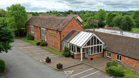 Meadow Farm Redditch by Marstons Inns Отели в г. Реддич