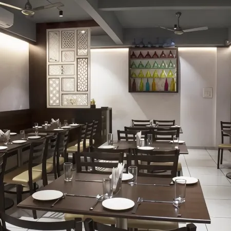 Hotel Sri Sri Executive Kolhapur Near Mahalaxmi Temple