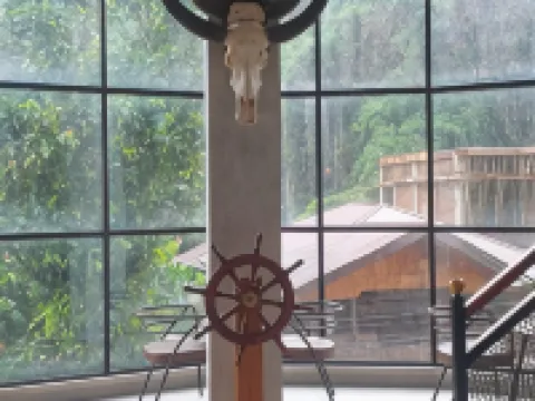 Inn De' Lopi & Cafe 北托拉查縣酒店