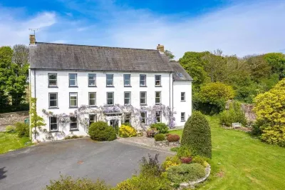 Cuffern Manor Hotels near Pembrokeshire College