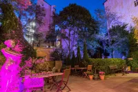 Myer's Hotel Berlin - Historic Hotels