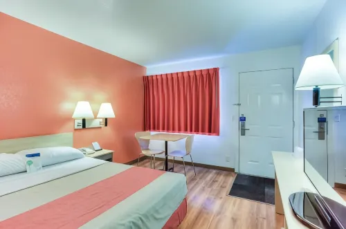 Motel 6 Tigard, or - Portland South - Lake Oswego Hotels in Tualatin