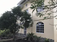 桑多爾旅館 Birhen Sa Kaluoy Chapel附近的飯店